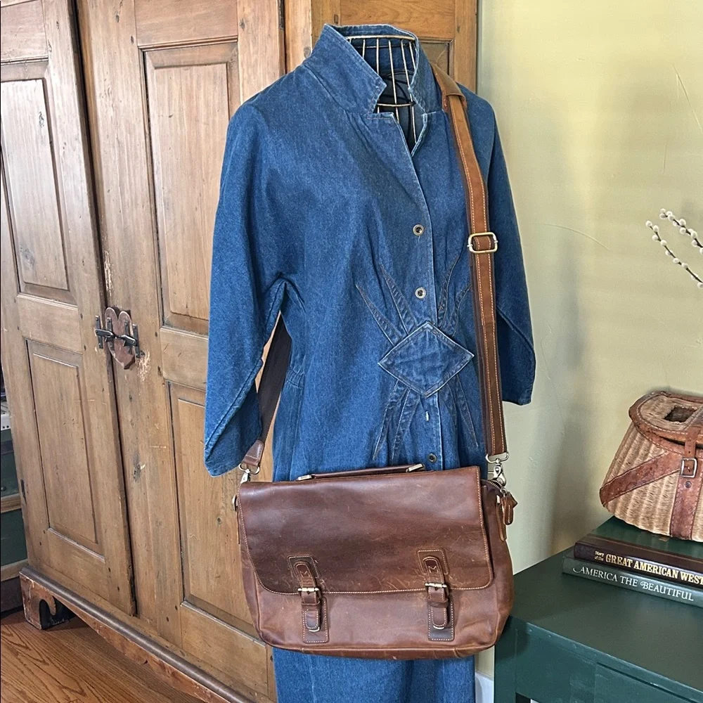 Classic Brown Leather Messenger Bag Laptop Bag
